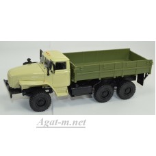 029-АГ УРАЛ-43202 грузовик бортовой песочный/зеленый